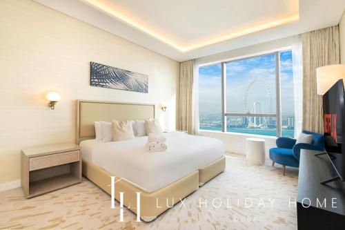 LUX Iconic Views at The Palm Tower Suite 1
