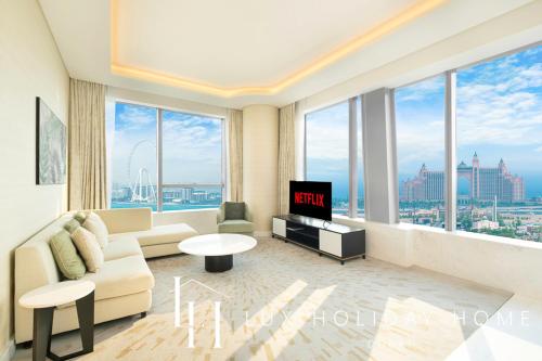 LUX Iconic Views at The Palm Tower Suite 1