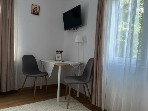 Μια τηλεόραση ή/και κέντρο ψυχαγωγίας στο Pridvorul lui Viorel