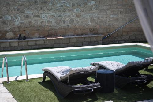 Πισίνα στο ή κοντά στο Hubstay - To Palati Villa with Private Pool Anogyra