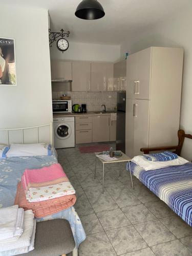 Small Beauty Studio