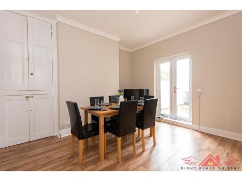 Gallery image of Family-Friendly 3-Bed Home in Central Location with Garden & Parking in Darlington