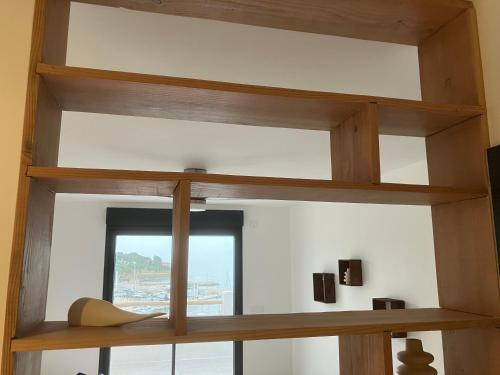 Φωτογραφία από το άλμπουμ του T2 vue sur le port jacuzzi terrasse et parking σε Carry-le-Rouet