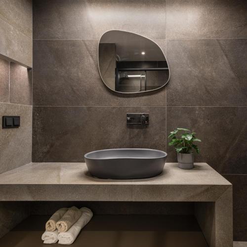 AZ premium suite- 106