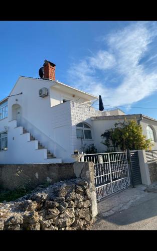 Apartment Remi, penthouse with balcony, free parking