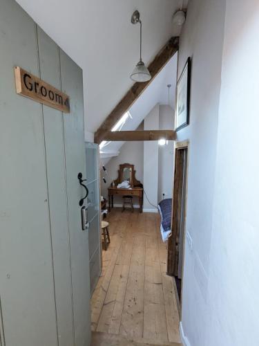Regilbury court, Grooms house photo 25