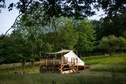 Paisaje cerca de este tented camp
