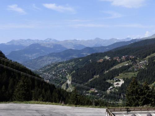 Zdjęcie z galerii obiektu Résidence Le Lac Blanc - Appartement 2 pièces cabine aux pieds des pistes et des commerces à 1850m d'altitude. MAE-1737 w mieście Les Allues