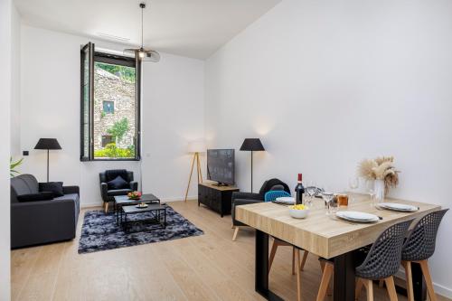 Photo de la galerie de l'établissement Suite privée dans Château & Domaine, 15min de Lyon, à Vourles