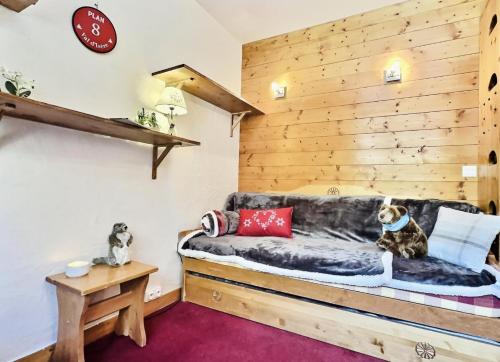 Photo de la galerie de l'établissement Résidence Rogoney - Les Bleuets - Studio 3 personnes à Val d'Isère à 300m du centre du village et 100m des pistes MAE-1850, à Val dʼIsère