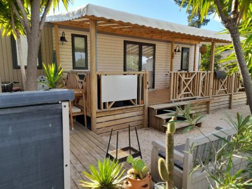 Photo de la galerie de l'établissement Camping del Mar 15, Mobile Home Excellence 6 personnes, 3 chambres, 40 m2, à Argelès-sur-Mer