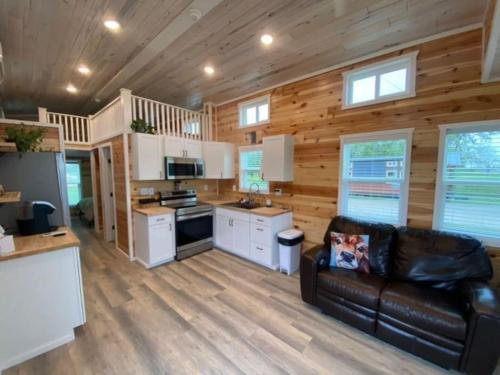 Billede fra billedgalleriet på Beautiful Tiny Home Cabin perfect for families! i Jonah