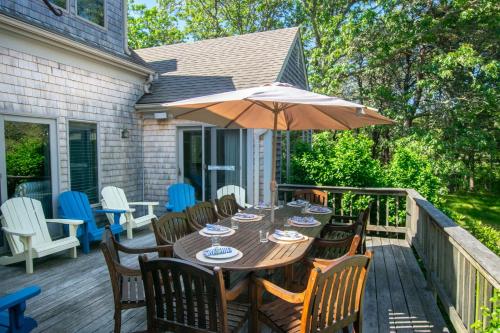 Zahrada ubytování Spacious Home with Direct Pond Access!