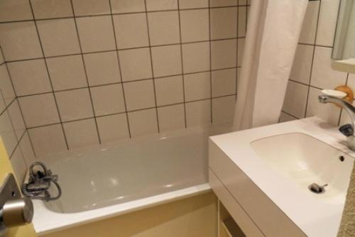 Photo de la galerie de l'établissement Residence 3000 Bail - Studio pour 4 Personnes 33, à Mâcot La Plagne