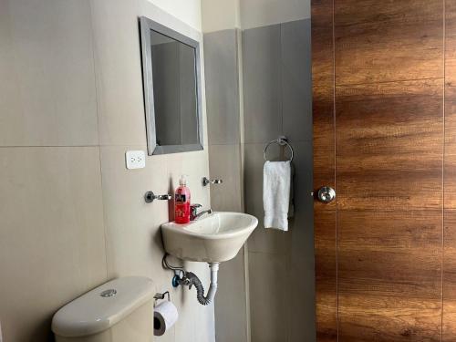 Koupelna v ubytování CityGem - 2 Bedrooms 2 Bath