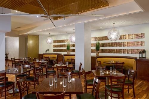 Restoran atau tempat lain untuk makan di Philadelphia Marriott Downtown