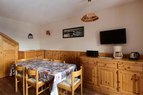 Photo de la galerie de l'établissement Résidence Les Avrieres Bas - Appartement spacieux avec vue sur le Mont-Blanc MAE-4454, à La Plagne Tarentaise