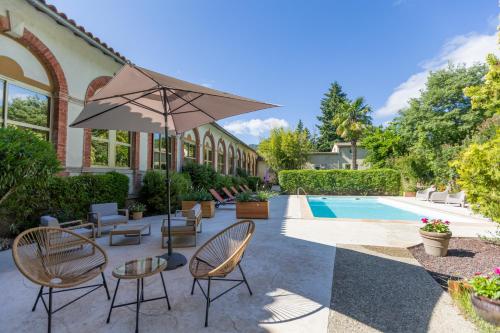 Πισίνα στο ή κοντά στο Hotel Les Bellugues