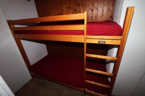Poschodová posteľ alebo postele v izbe v ubytovaní Résidence Home Club - Studio avec vue sur le lac du Chevril MAE-7504