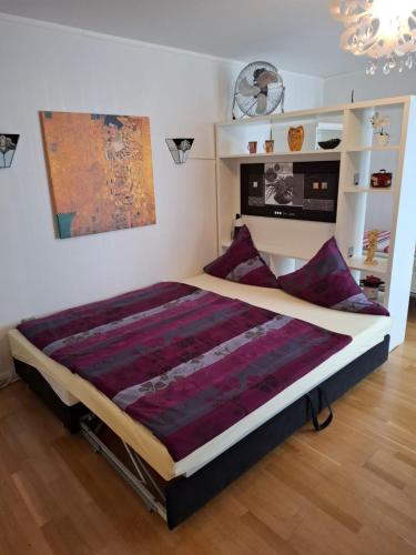 Foto Modernes 1 Zimmer Luxusappartement KLEINER ROLAND mit Parkplatz und Balkon in Bremen Nähe Zentrum 2