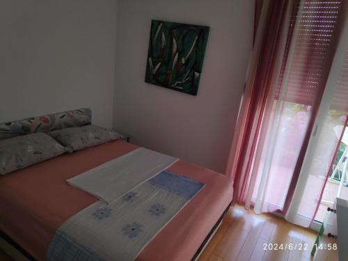Fotografia z galérie ubytovania Spacious apartment with big garden near beach v Splite