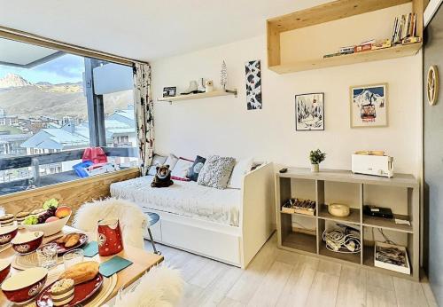 Photo de la galerie de l'établissement Résidence Home Club - Studio cabine très agréable, exposé plein Sud avec vue sur la Grande Motte MAE-2964, à Tignes