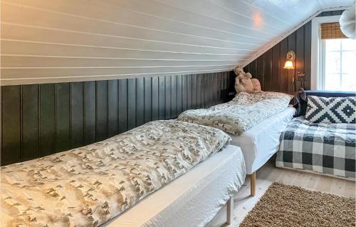 Ένα ή περισσότερα κρεβάτια σε δωμάτιο στο 3 Bedroom Gorgeous Home In Molde