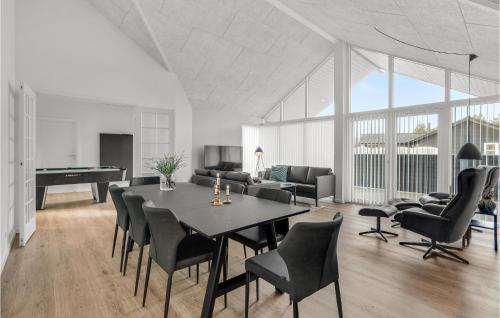 Χώρος καθιστικού στο Nice Home In Rømø With Kitchen