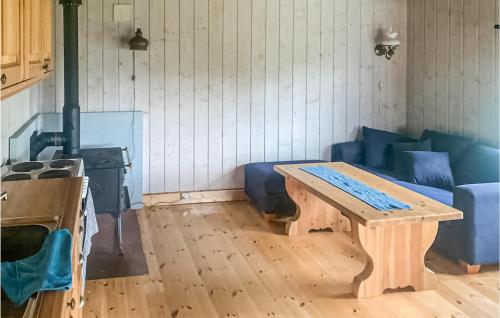 Posezení v ubytování 2 Bedroom Gorgeous Home In Eggedal