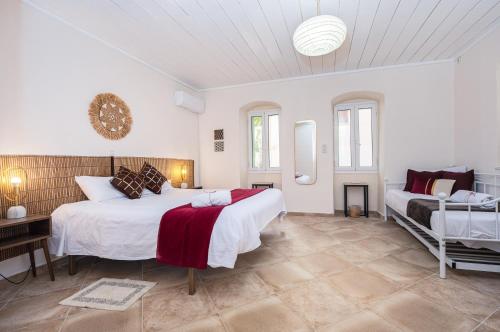 Imagen de la galería de Central, Calm with Courtyard, en Aegina Town