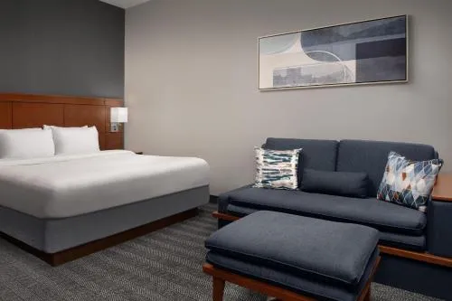 Courtyard by Marriott Syracuse Downtown at Armory Square in Syracuse