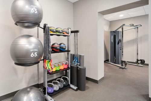 Gimnasio o equipo deportivo en Courtyard by Marriott Saratoga Springs
