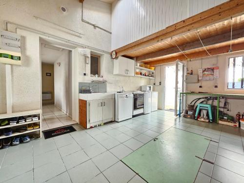 Photo de la galerie de l'établissement Maison confortable pour 6 pers. à La Faute-sur-Mer, proche plage, jardin et équipements complets - FR-1-476-63, à La Faute-sur-Mer