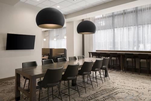TV o dispositivi per l'intrattenimento presso Residence Inn Portland Downtown/RiverPlace