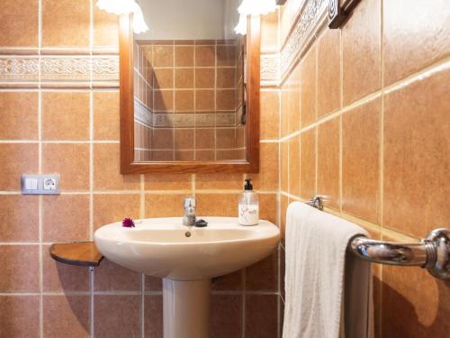 Kúpeľňa v ubytovaní Casa rural con piscina climatizada y jardín en Icod de los Vinos - ES-279-18