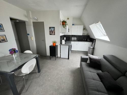 Φωτογραφία από το άλμπουμ του La Jeanne Marcelle T2 50m plage σε Ρουαγιάν