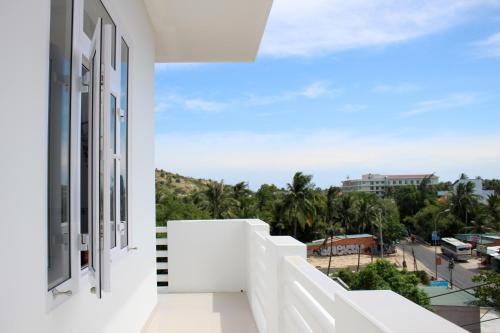 Balkoni atau teres di Hung Phuc Mui Ne Hotel