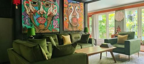 Gambar di galeri bagi Rumah TONTON, Charming cottage in a pop-art atmosphere di Kubutambahan
