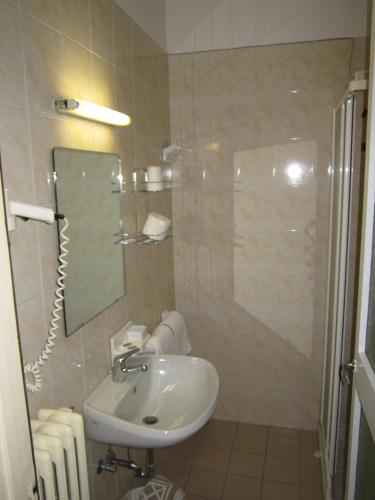 Ένα μπάνιο στο Hotel Marchina