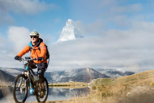 Montar en bicicleta en Hotel Butterfly o alrededores
