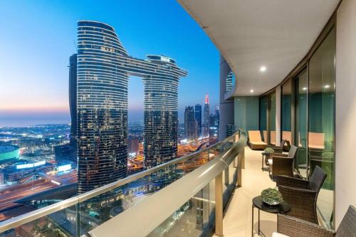 Downtown 2BR Skyline Views & Prime Dubai Stay Near Burj Khalifa, Mall