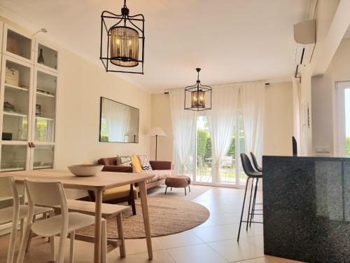 Cabanas de Tavira O Pomar Gorgeous 3 times en-suite Townhouse