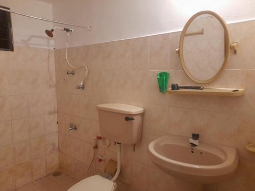 Koupelna v ubytování Gloria Cottage Non AC