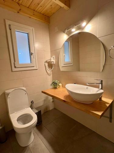 Ένα μπάνιο στο Afrodite's Loft & Studios