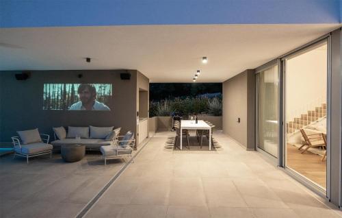 Ruang duduk di Gorgeous Home In Ferenci