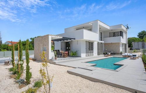 4 Bedroom Gorgeous Home In Bilice