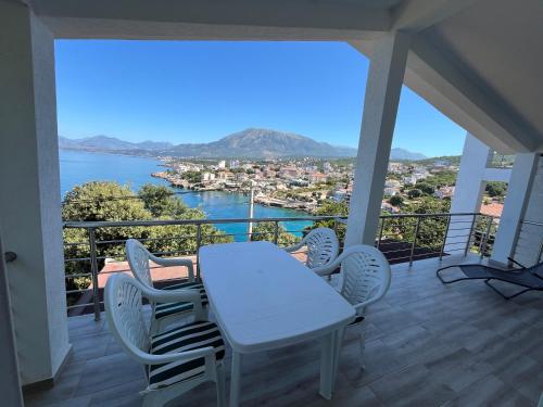 Peisaj natural din apropierea acestui apartament