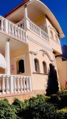 Ádámo Apartman Ház