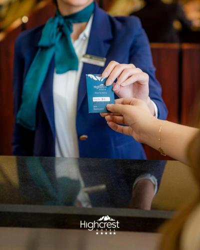HighCrest Hotelのスタッフ
