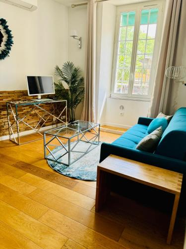 2- Cosy one bedroom apt 2-4p, located Place Nationale
